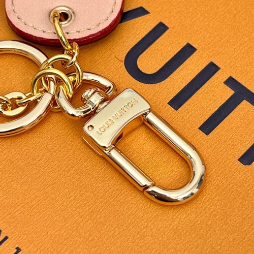 ميدالية لويس فيتون النسائية