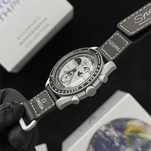 ساعة اوميغا سواتش مون الجديدة