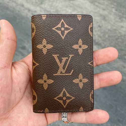 محفظة لويس فيتون