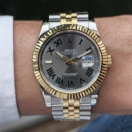 ساعة رولكس ديت جست وسط