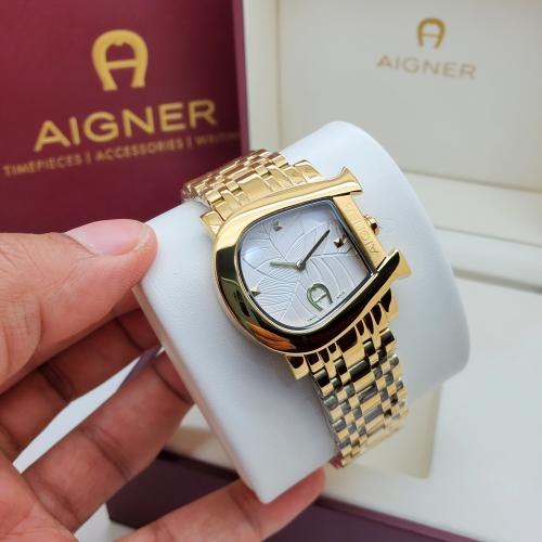 ساعة اقنر النسائية