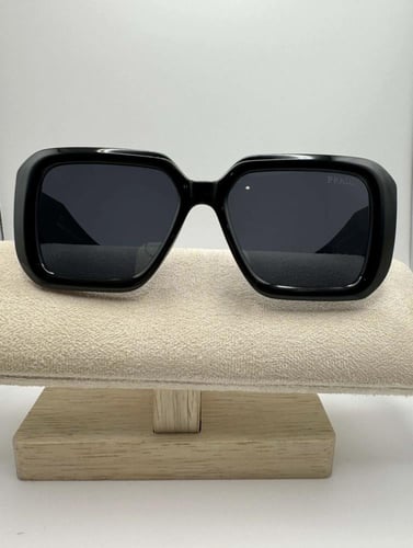 نظارة برادا