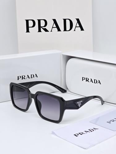 نظارة برادا اسود عدسه مدرج