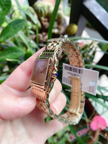 ساعة كارتير بانثر ذهبيه