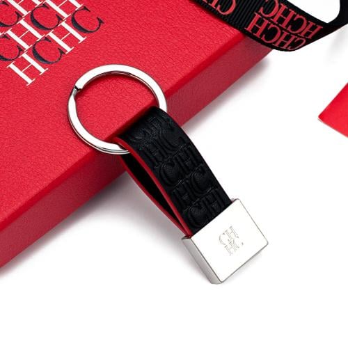 ميدالية كارولينا هيريرا اسود