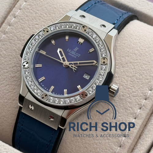 ساعة هوبلت جلد كحلي النسائية