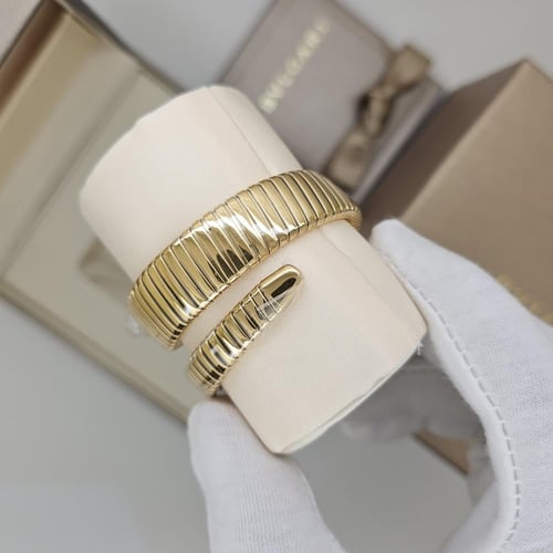 ساعة بولغاري ثعبان ذهبي