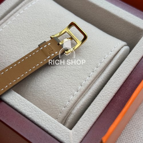 ساعة هيرمز النسائية باللون الذهبي