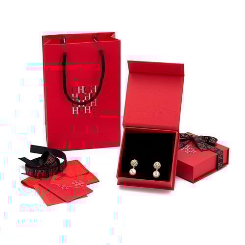 حلق كارولينا هيريرا الأكثر طلباً