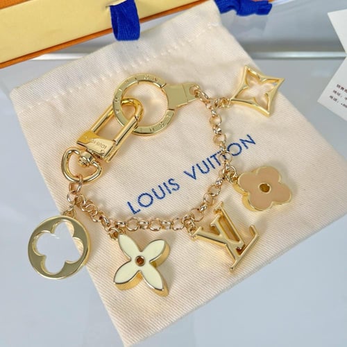 ميدالية لويس فيتون النسائية