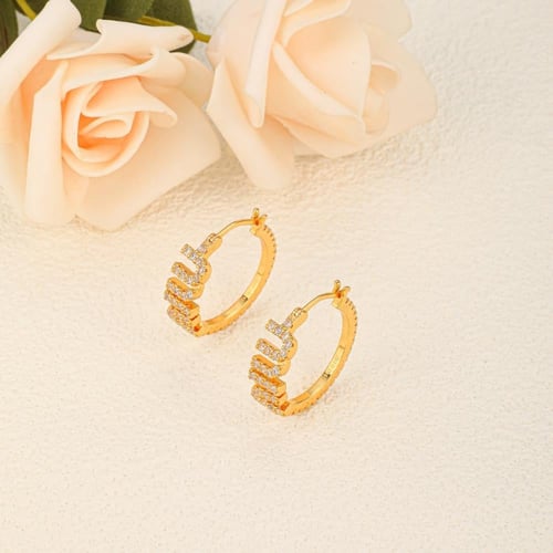 حلق ميو ميو الأكثر مبيعاً