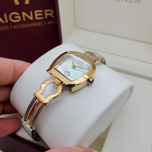 ساعة اقنر نسائي