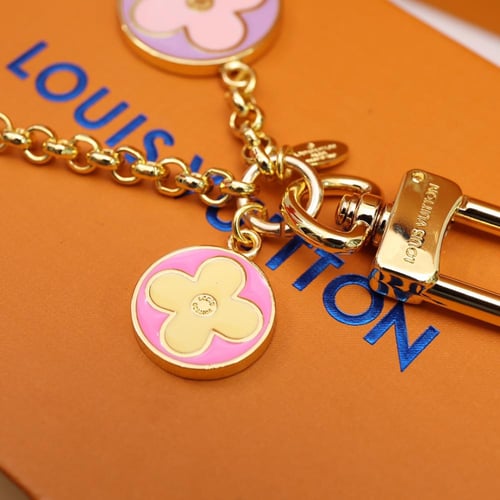 ميدالية لويس فيتون النسائية