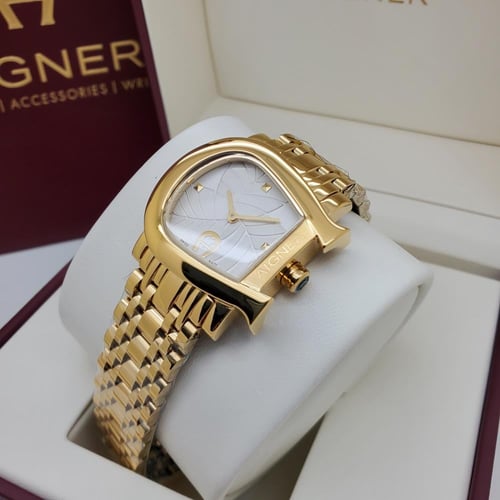 ساعة اقنر النسائية