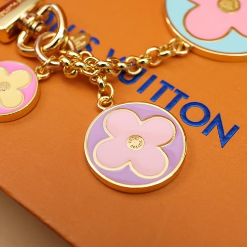 ميدالية لويس فيتون النسائية