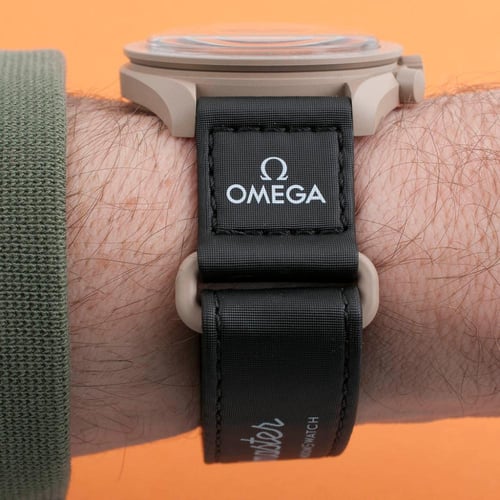 اوميغا سواتش مون سواتش المشتري