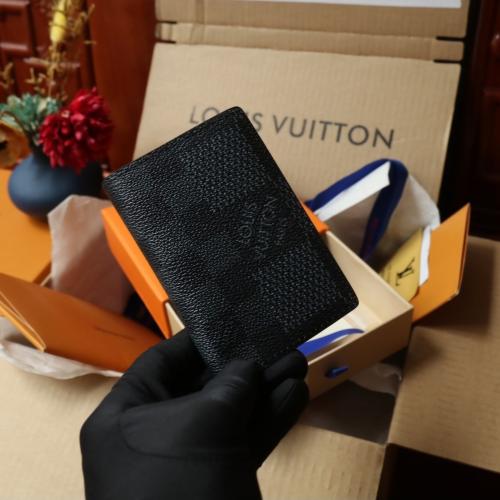 محفظة لويس فيتون