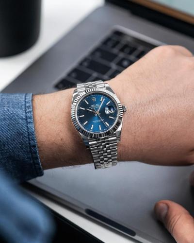 ساعة رولكس ديت جست وسط