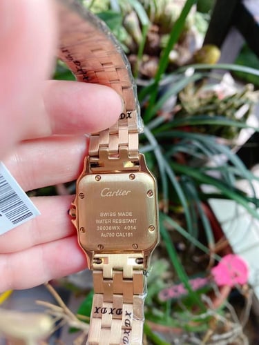 ساعة كارتير بانثر ذهبيه