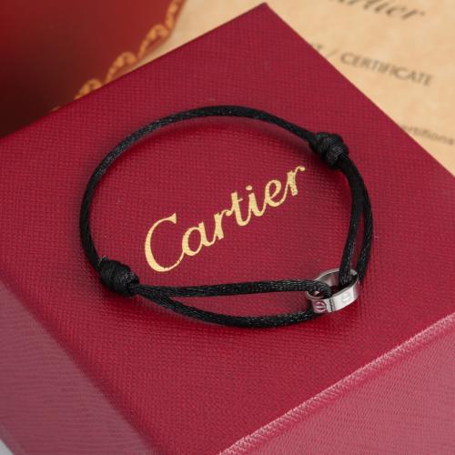 اسوارة كارتير لوف فضي خيط اسود