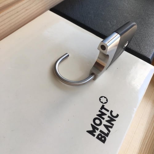 ميدالية مونت بلانك قفل