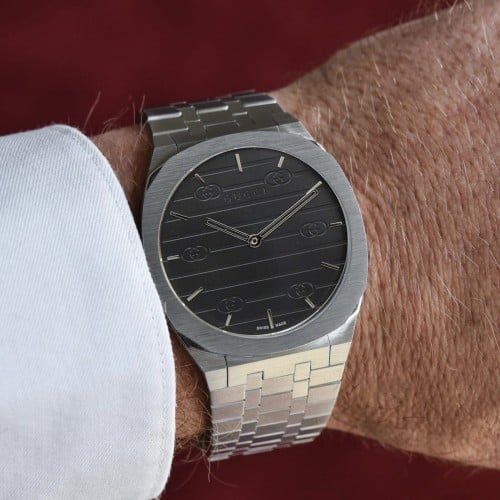 ساعة قوتشي الرجالية