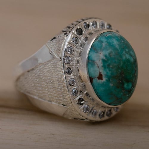 خاتم رجالي من حجر الفيروز الطبيعي.