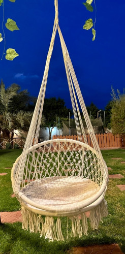 أرجوحة حجم كبير (60 سم) لون أبيض مصنوعه يدوياً