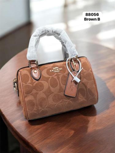 شنطة نسائية كوتش COACH