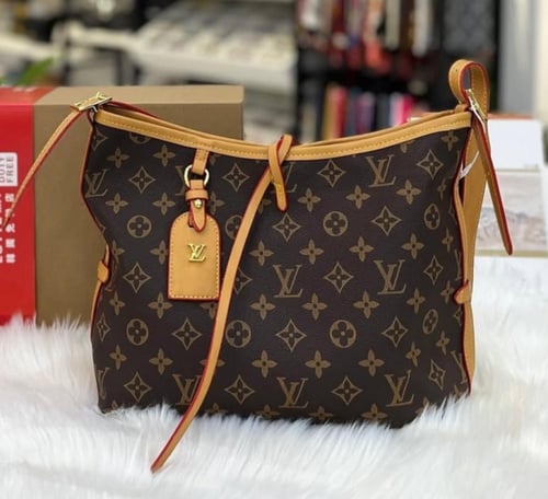 شنطة نسائية لويس فيتون LV