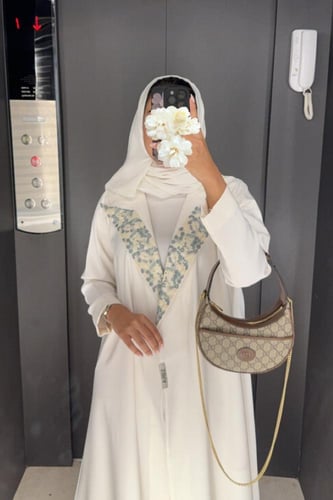 عباية كتان ابيض مع كلفه SU33