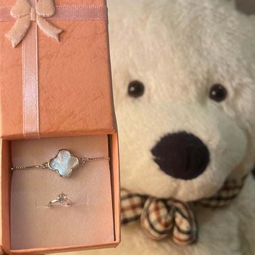 اسورة فان كليف + خاتم