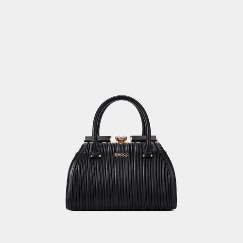 شنطة جلدية أنيقة