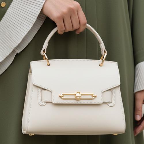 شنطة جلدية أنيقة