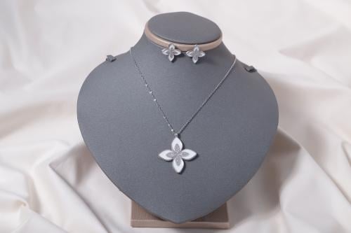 طقم نسائي انيق