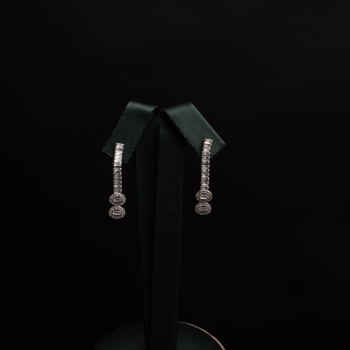 طقم نسائي فاخر مرصع بفصوص الزيركون