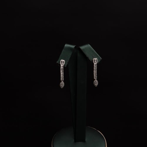 طقم نسائي فاخر مرصع بفصوص الزيركون