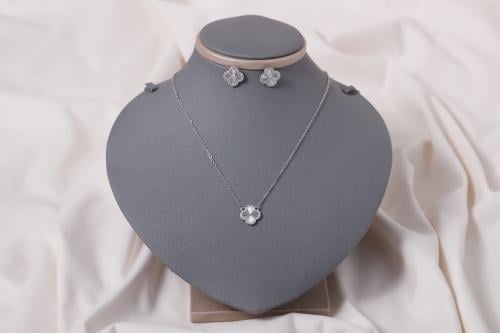 طقم نسائي انيق