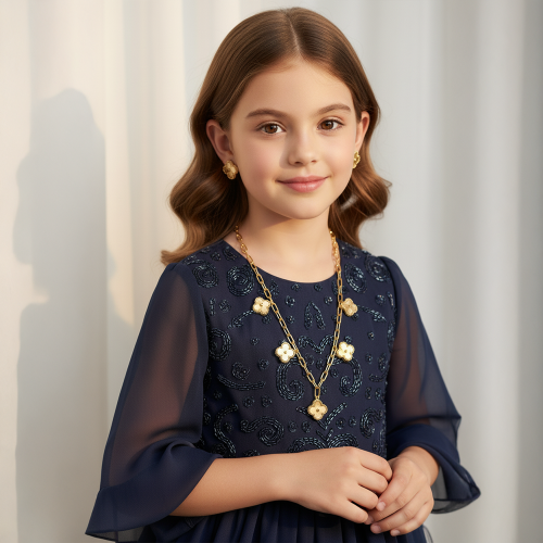 طقم أطفال بتصميم ناعم باللون الذهبي