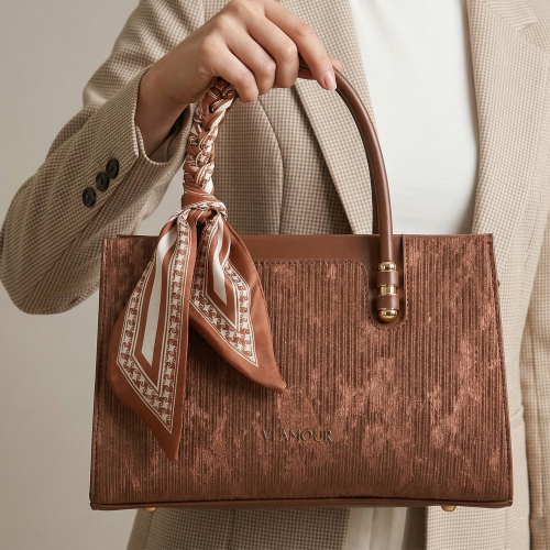 شنطة جلدية أنيقة