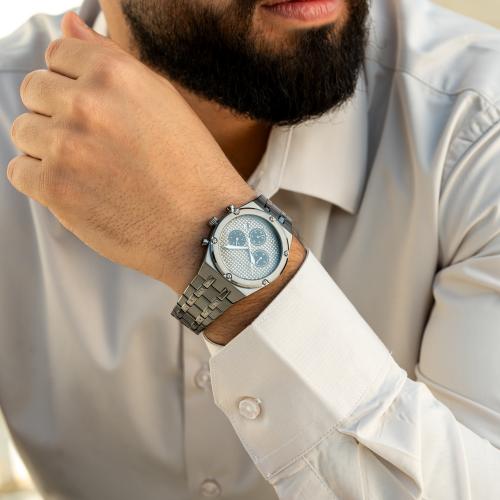 ساعة رجالية بسير ستيل وميناء رمادي – طابع عصري ممي...