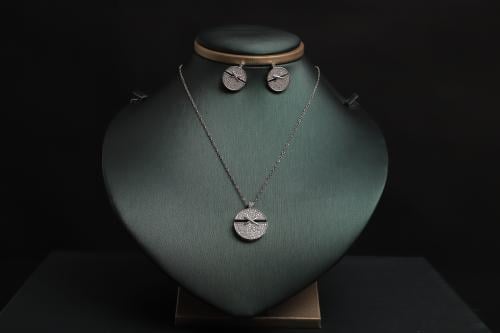 طقم نسائي انيق