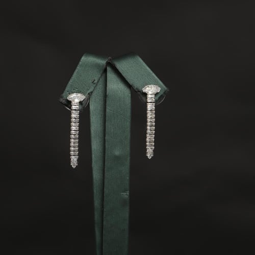 طقم نسائي فاخر مرصع بفصوص الزيركون