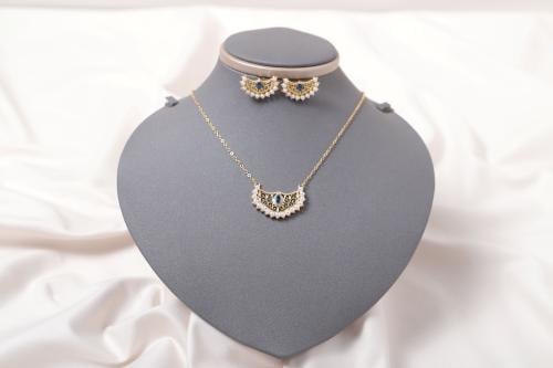 طقم نسائي انيق