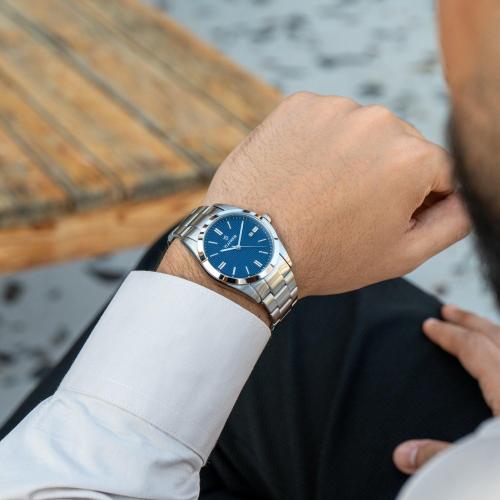 ساعة رجالية فضي بوميناء كحلي - إطلالة يومية عصرية