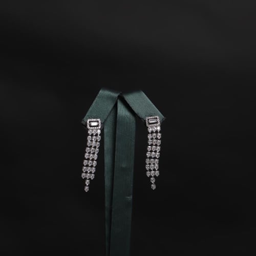 طقم نسائي فاخر مرصع بفصوص الزيركون