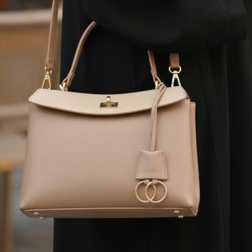 شنطة جلدية أنيقة