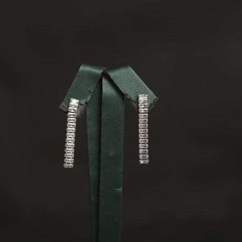 طقم نسائي فاخر مرصع بفصوص الزيركون