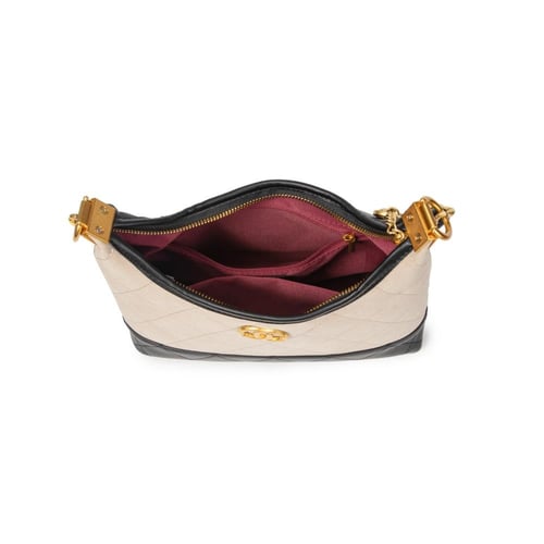 شنطة يد نسائية جلد بسلسلة ذهبية - بيج وأسود