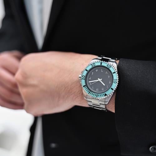 ساعة رجالية بسير ستيل بلون فضي و ارقام عربية